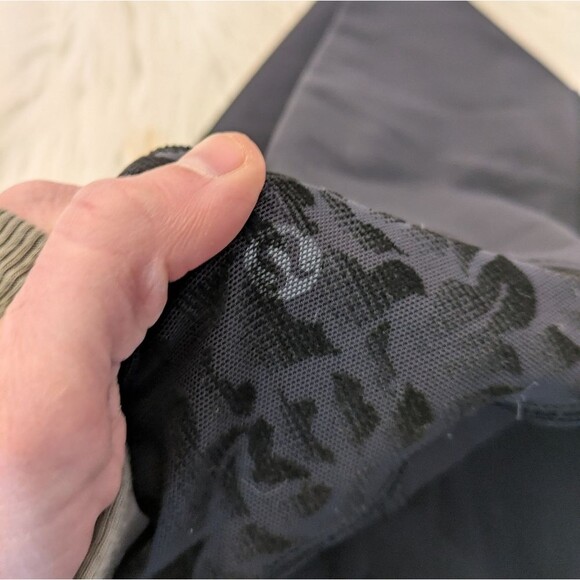 Lululemon Meant To Move 7/8 Tight (25") Black Flocked Floral Black Lace Sheer 8 - Picture 5 of 12
